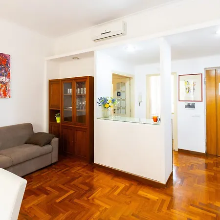 Vespasiano 49 Apartment *